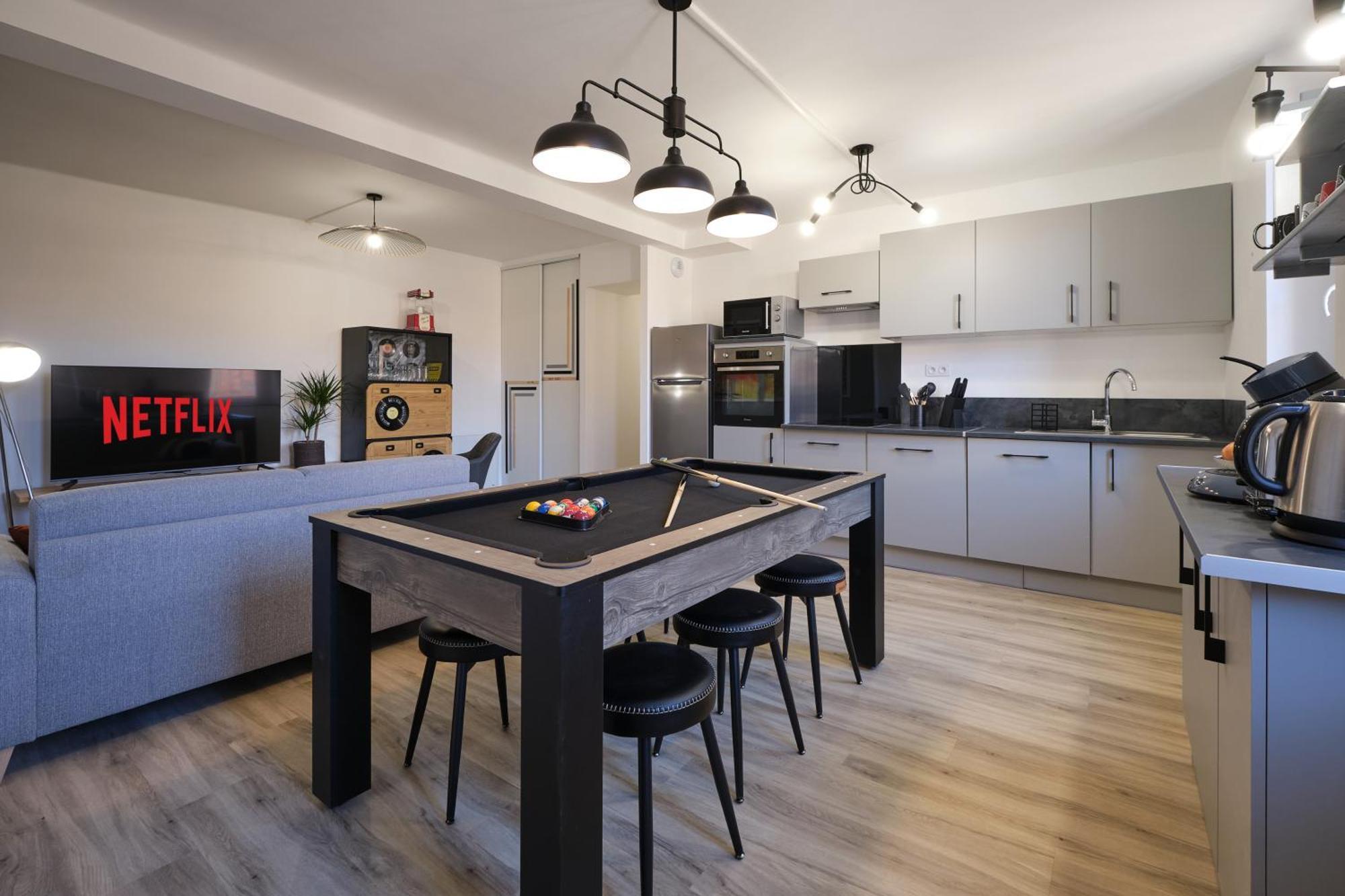 Apartment Magnifique*t4*centre Ville*wifi*billard*netflix* *
